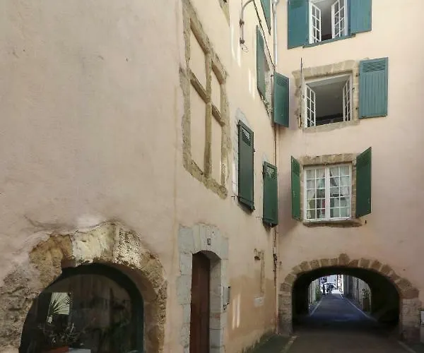 Cosy Historique 巴约讷